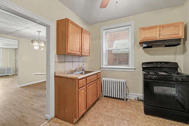 Building Photo - 5335 Willows Ave