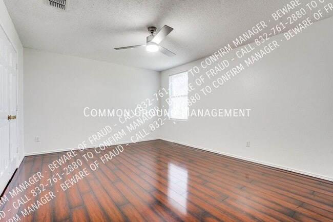 Building Photo - 615 Ragwood Rd