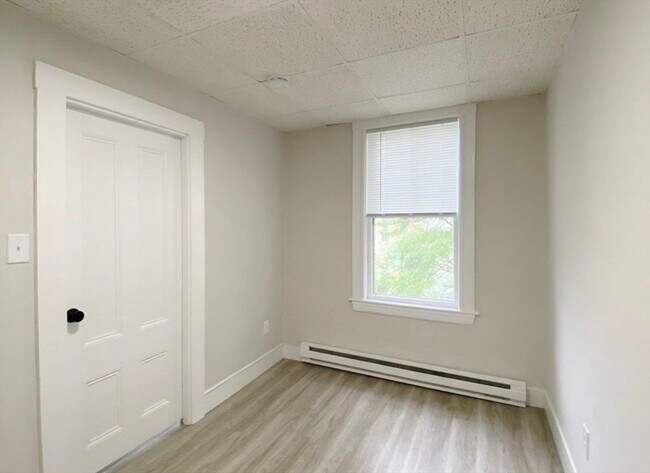 Building Photo - 124 Trenton St