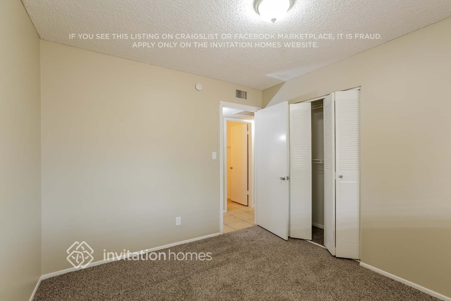 Building Photo - 2340 W Portobello Ave