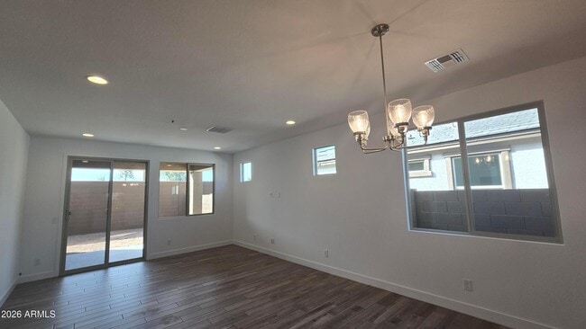 Building Photo - 8823 W Pasadena Ave