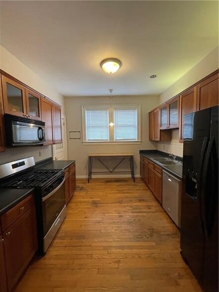 Building Photo - 1015 Piedmont Ave NE