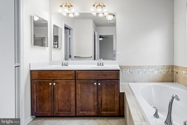 Building Photo - 644 Shore Forest Dr