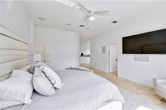 Building Photo - 1500 SW 171st Terrace