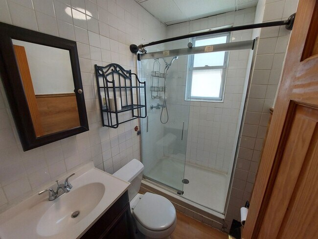 Building Photo - 9 W 35th St