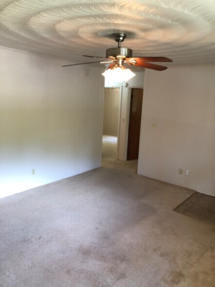 Building Photo - 2254 Wolf St