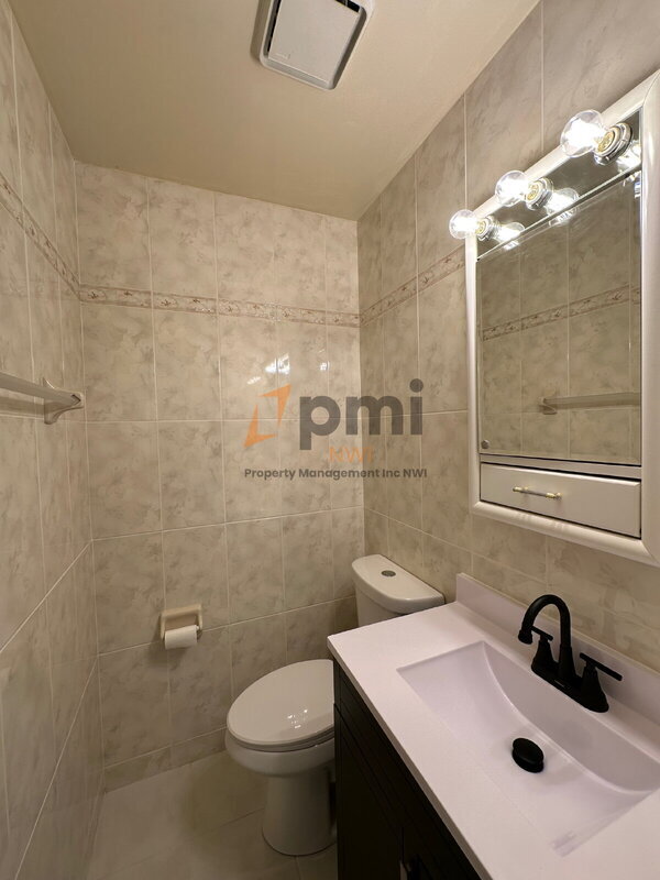 Building Photo - 2836 W 63rd Ln