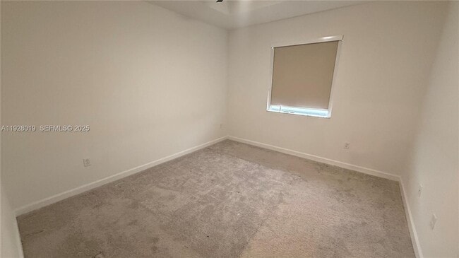 Building Photo - 2833 SE 25th Ave