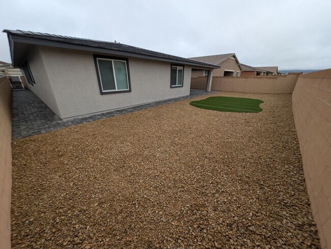 Building Photo - 1039 Forest Falcon Dr