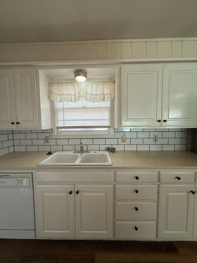 Building Photo - 2418 48th St