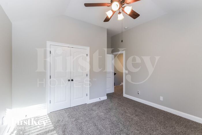 Building Photo - 659 Silver Oak Dr