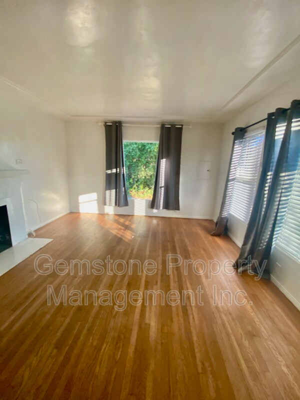 Building Photo - 5017 College Ave