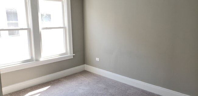 Building Photo - 2119 Waterbury Rd