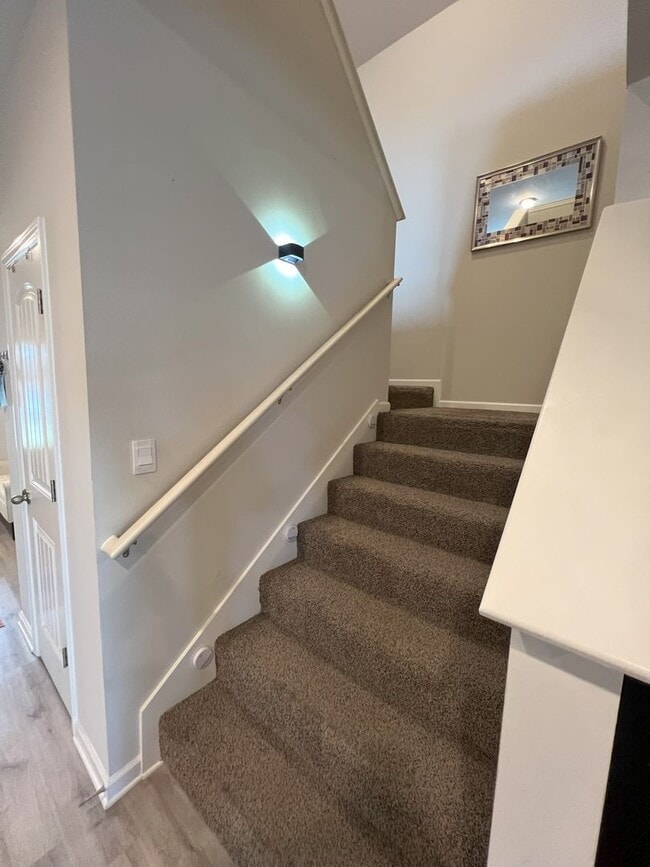 Building Photo - Stunning 4-Bedroom Home in Zachary's Mirav...