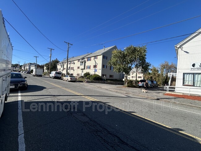 Building Photo - 871-871 Middlesex St