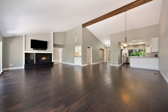 Building Photo - South Auburn Gem! Stylish 2BR Townhome in Quiet, Neighborhood