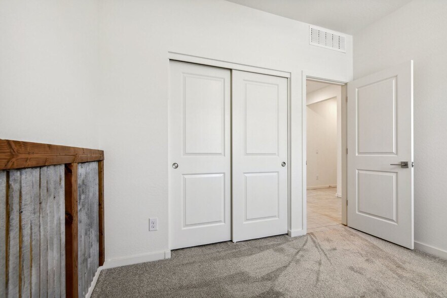 Building Photo - 18666 Puget Ave