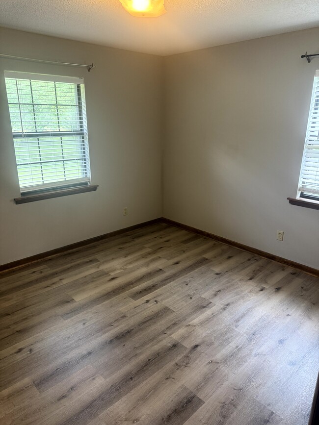 Building Photo - 105 Rabun Ave