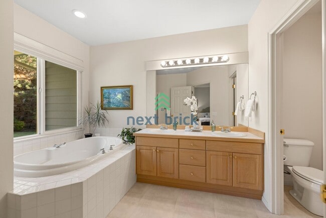 Building Photo - Stunning 3 BEDS & 2 BATH SINGLE FAMILY HOUSE FOR RENT