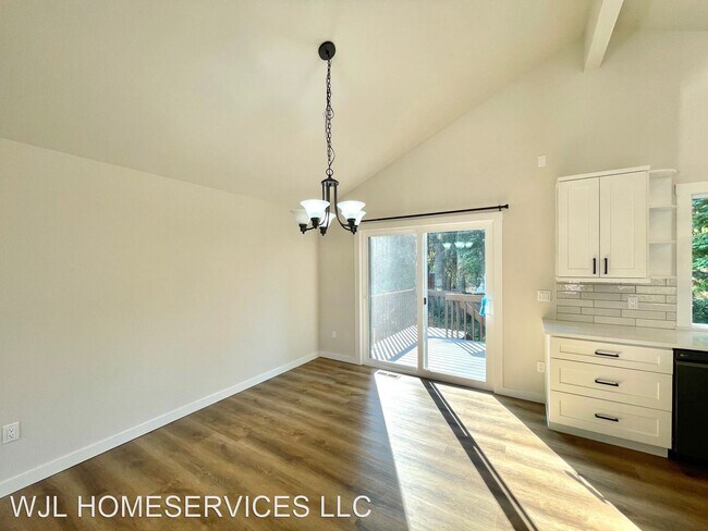 Building Photo - 4 br, 3 bath House - 12903 NE 76th St