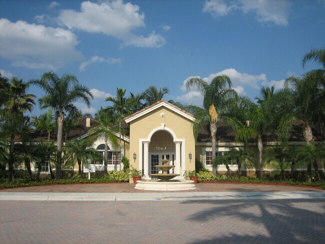 Primary Photo - 2640 S University Dr