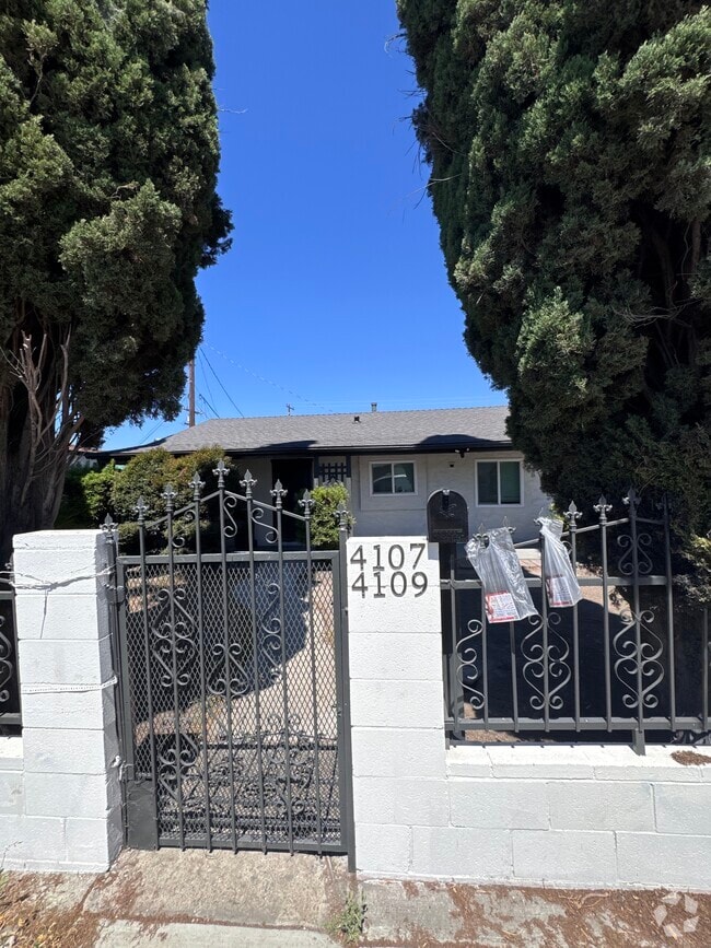 Building Photo - 4107 Shirley Ave