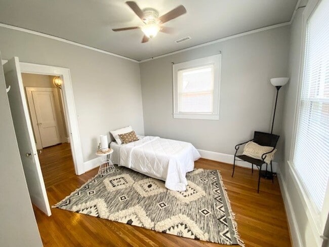 Building Photo - 823 Central Ave