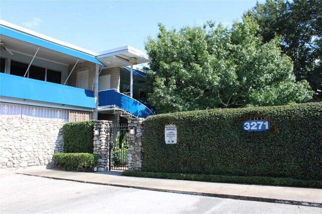 Building Photo - 3271 Sul Ross St