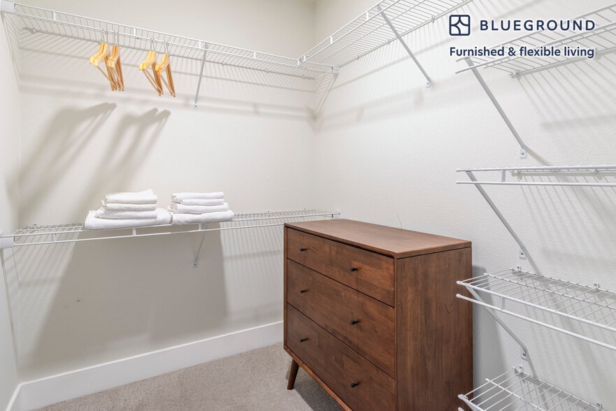 Building Photo - 3889 Artist Walk Common