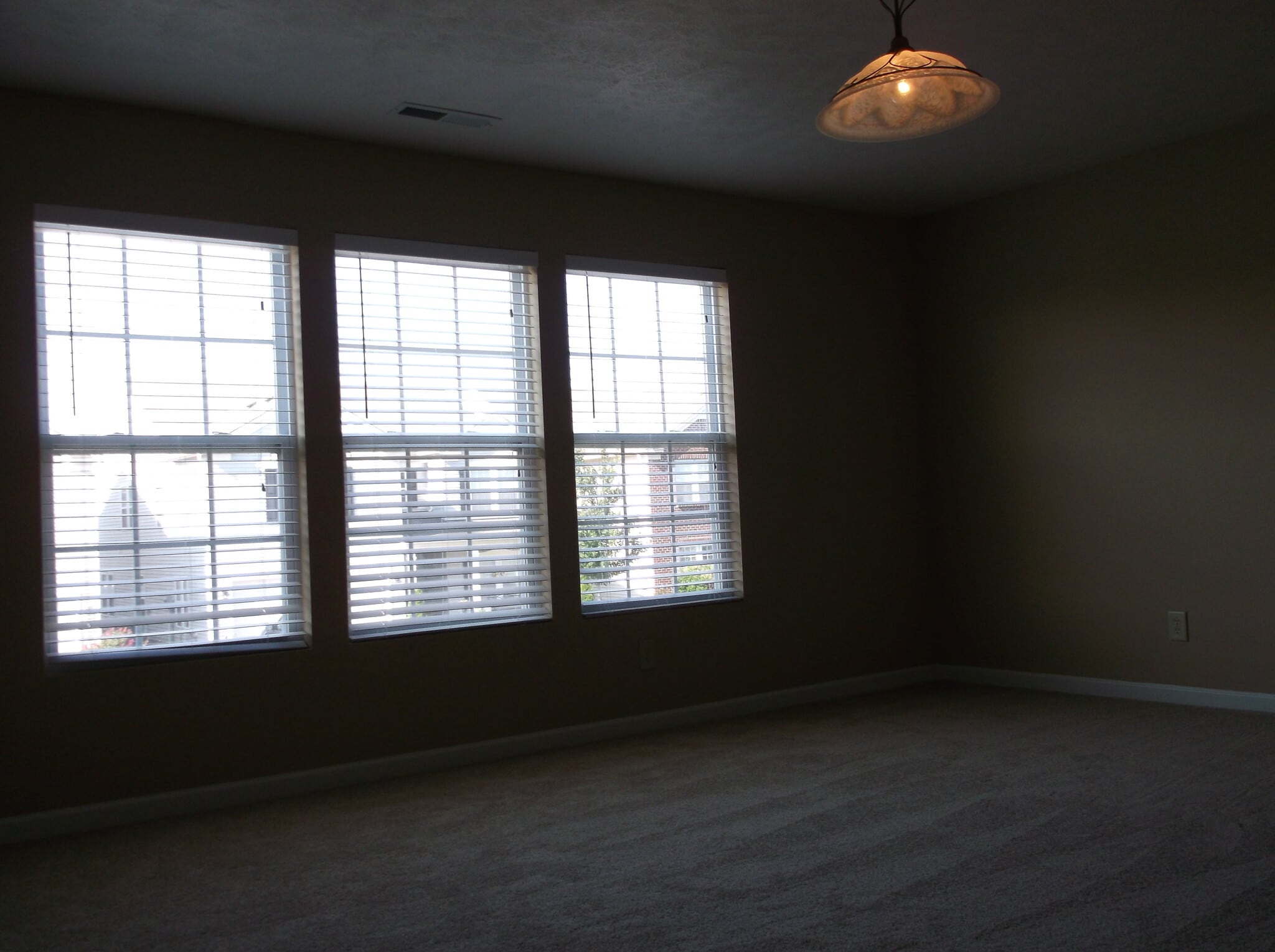 Building Photo - 2058 Durand Rd