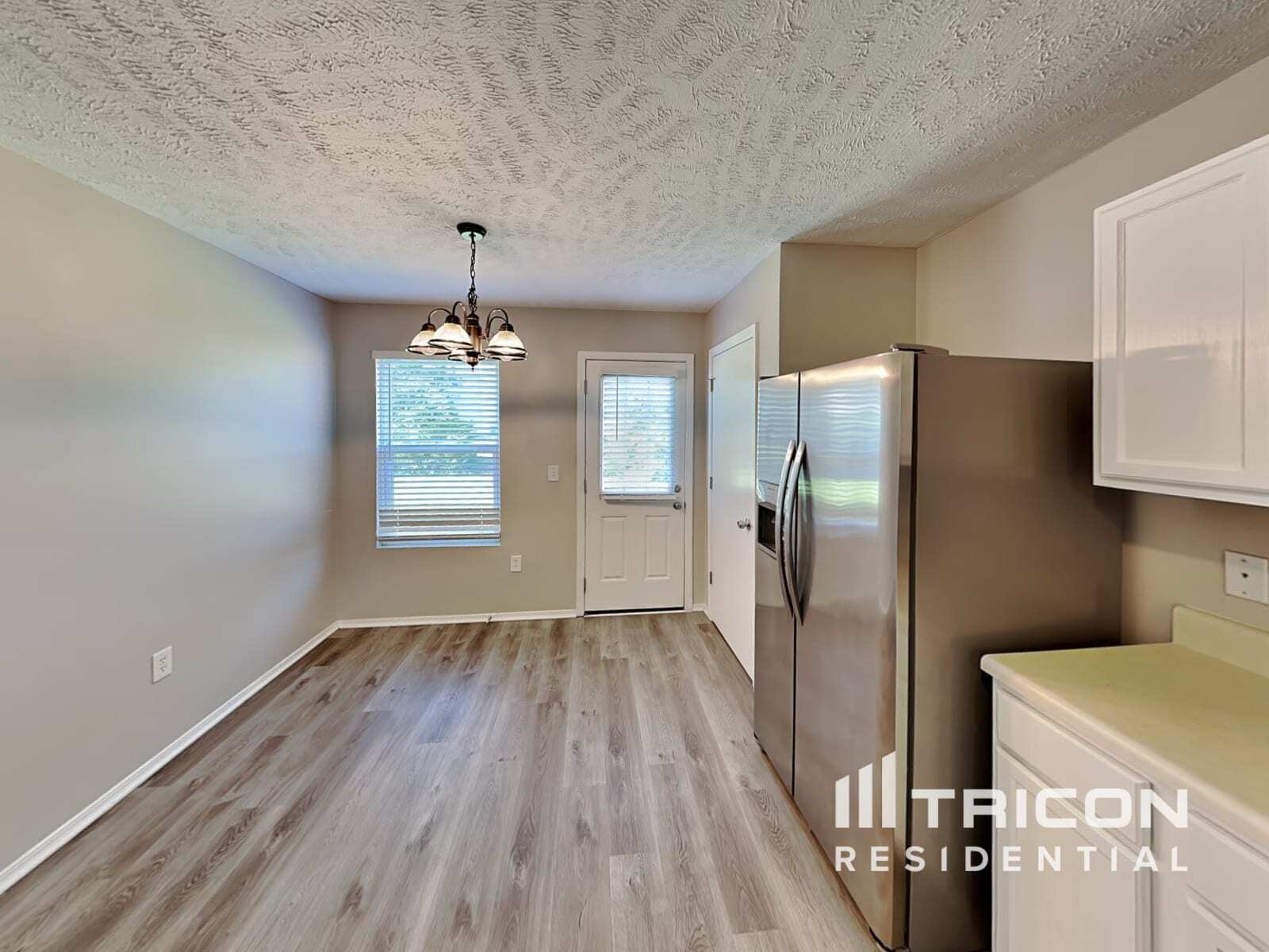 Building Photo - 1302 Kaiser Dr