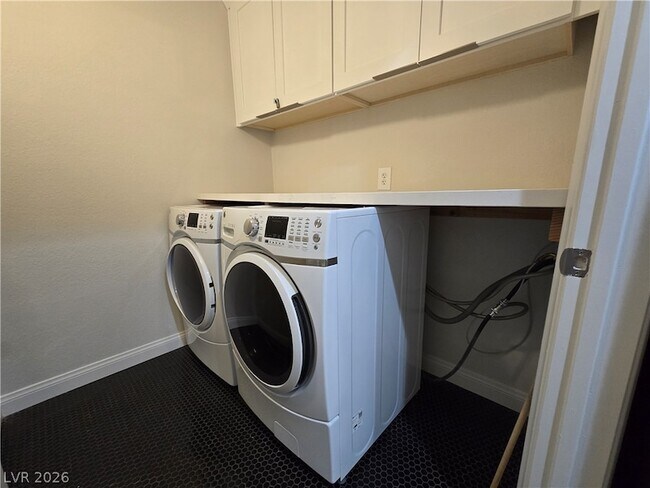 Building Photo - 7885 W Flamingo Rd