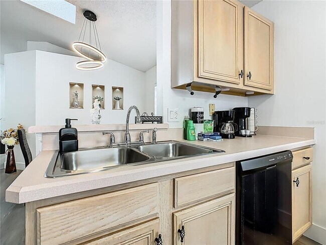 Building Photo - 1510 Chapman Oak Ct