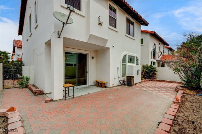 Building Photo - 8789 Villa Alex Ave