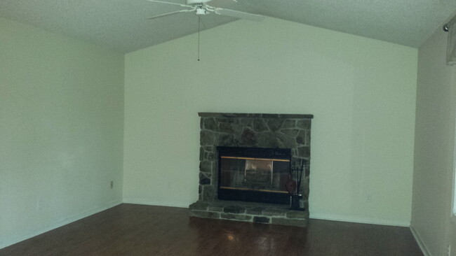 Building Photo - 34 Alta Way