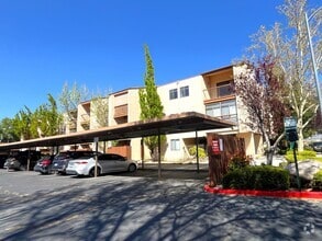Building Photo - Super Desirable Southwest Reno