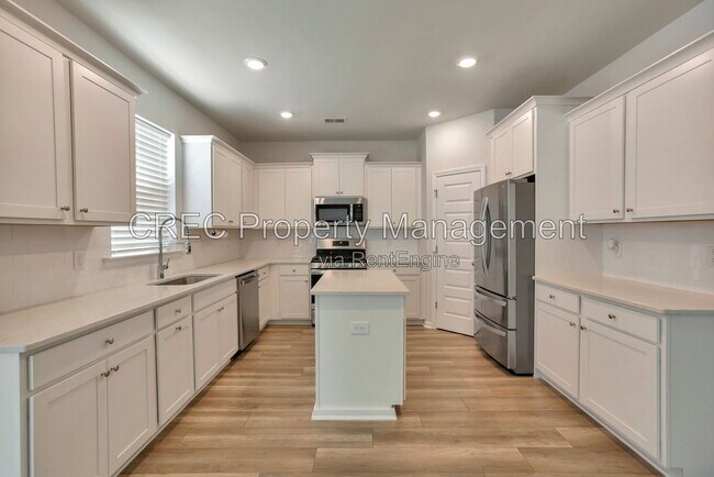 Building Photo - 146 Red Blf St