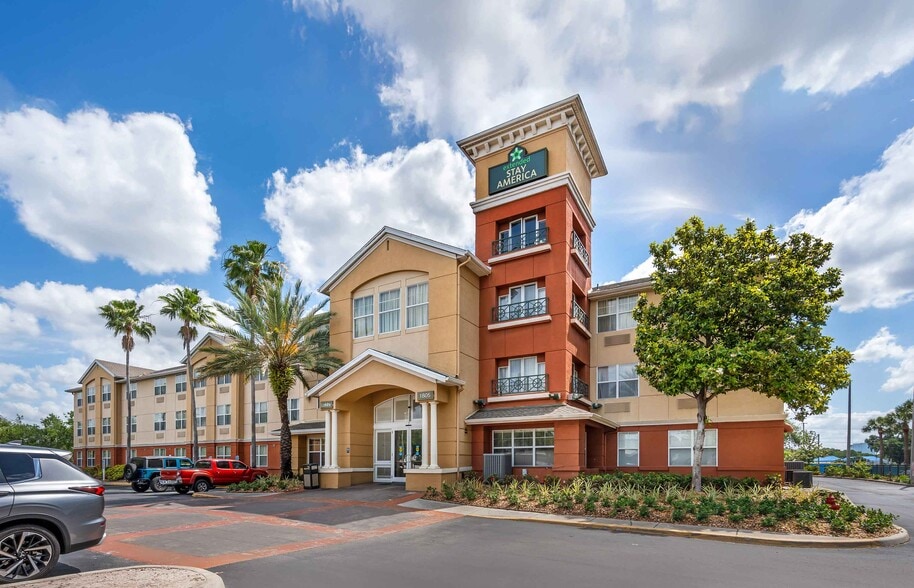 Building Photo - Furnished Studio-Tampa - Airport - N. Westshore Blvd.