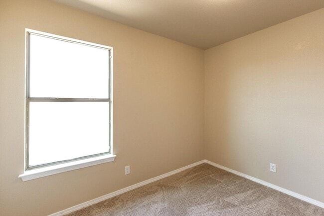 Building Photo - East El Paso 3 bed Refrig A/C next to Park!