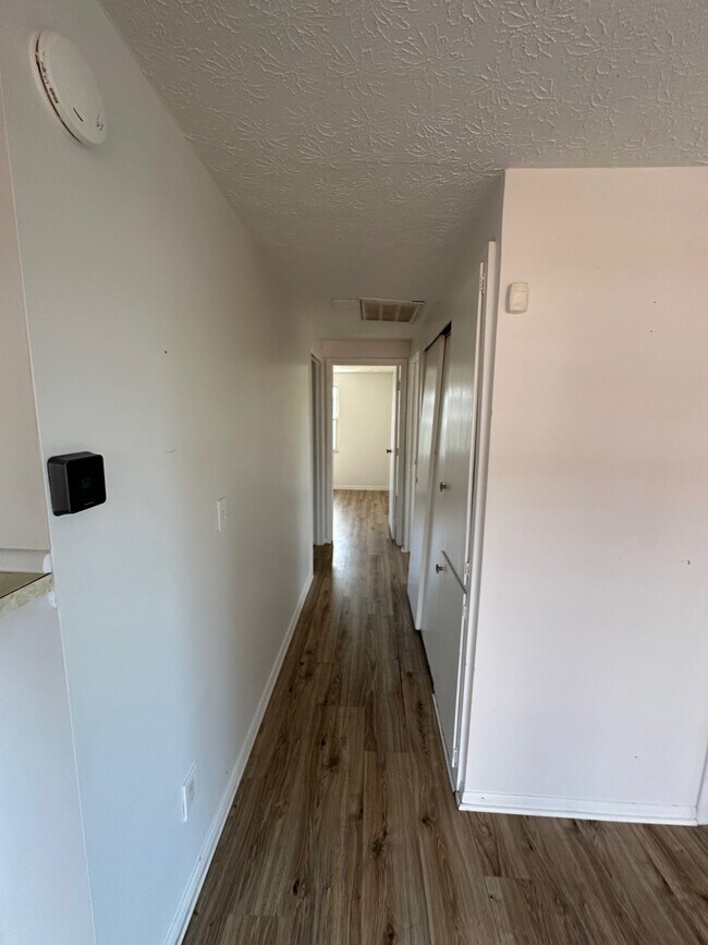 Building Photo - 2448 Burgandy Ln