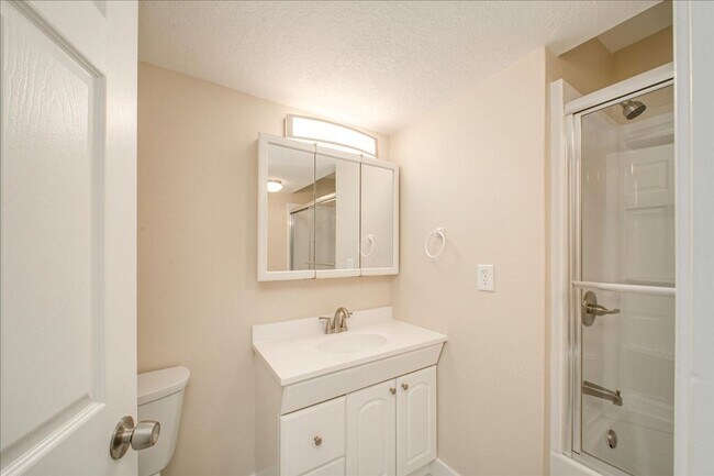 Building Photo - Boise Bench Duplex