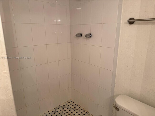 Building Photo - 9143 SW 77th Ave