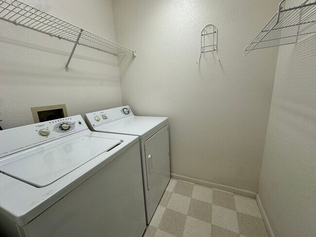 Building Photo - MOVE-IN SPECIAL - One Month Off! 3 Bedroom...