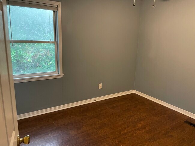 Bedroom 1 - 1733 N Meridian Rd