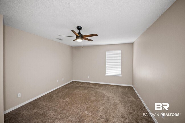 Building Photo - 13097 Concord Dr E