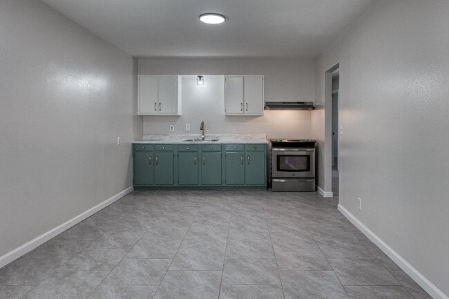 Building Photo - 1605 Ave P