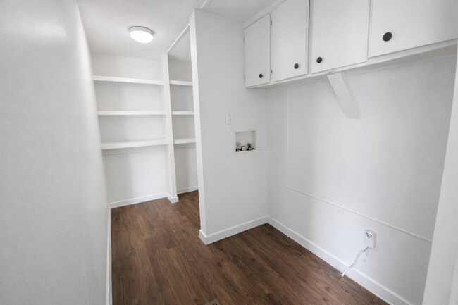 Building Photo - 412 McElhaney Rd