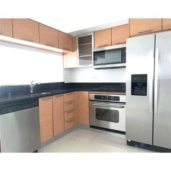 Building Photo - 31 SE 5th St