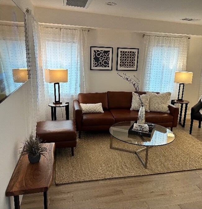 Building Photo - Bernal Heights: Fully Renovated Bi-Level F...