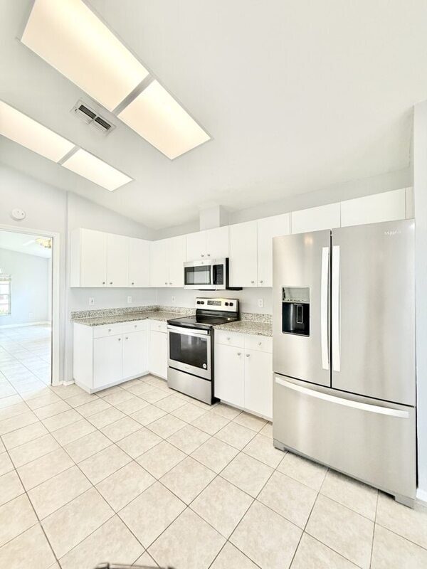 Building Photo - 4768 Ridgemoor Cir